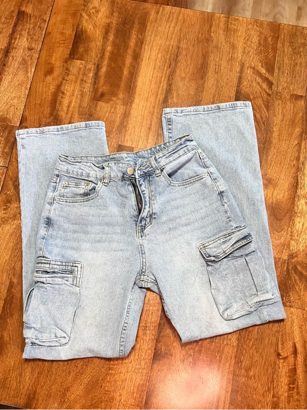 Light Wash Cargo Pocket Jeans - Light Blue